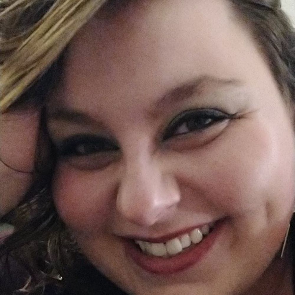 Meet your Posher, Holly